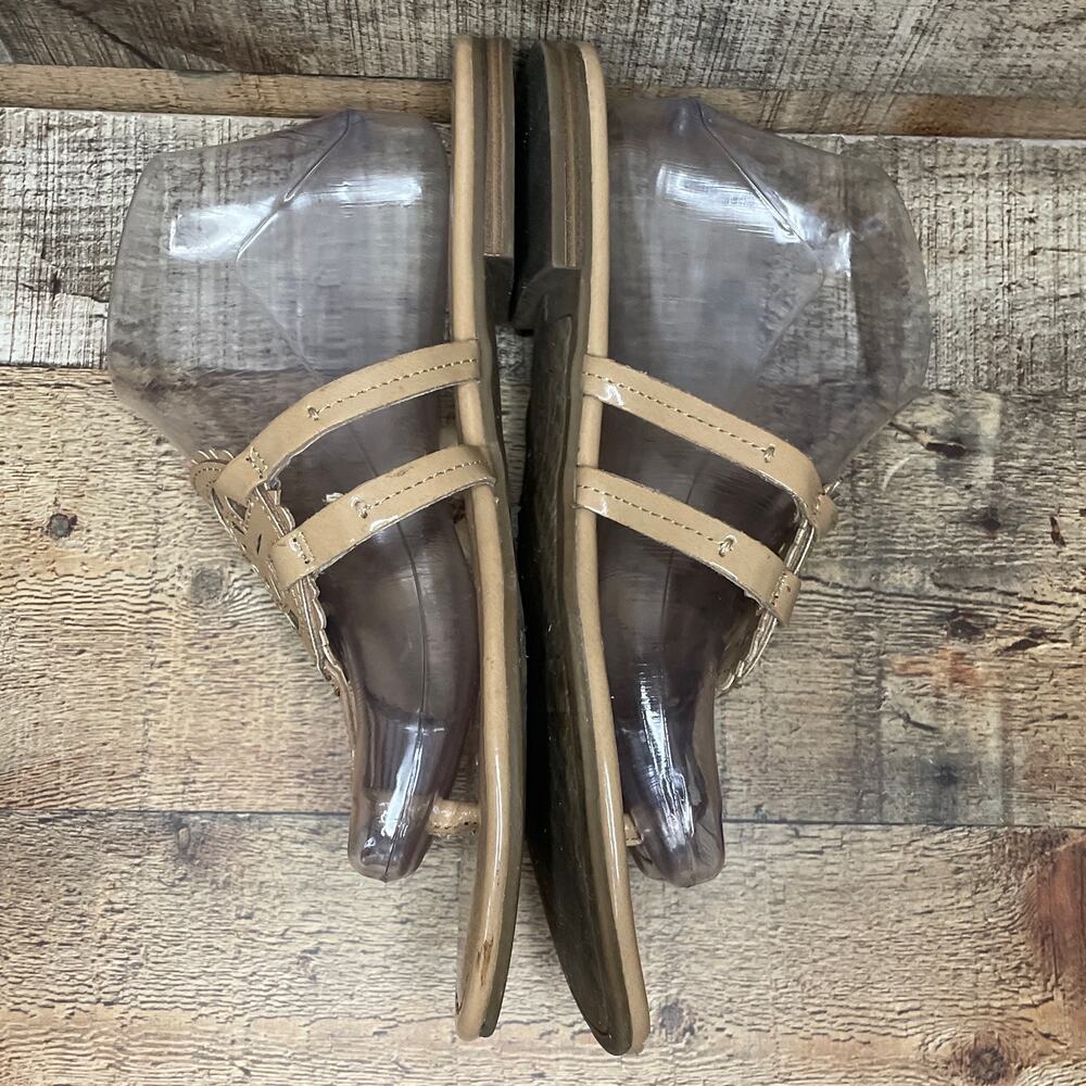 Circus by Sam Edelman Cherri Medallion Thong Sandals Tan Patent Leather Size 9 - Picture 5 of 10